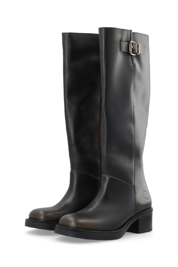 CASRIKKE Wide Pull Boot Arkansas  Distressed Brown