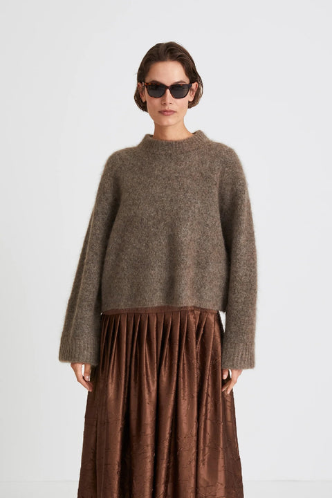 NICLAS SHORT SWEATER - BROWN