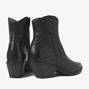 Caxias Nero Italian boots