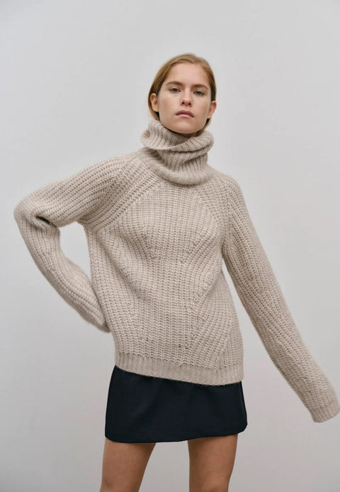 Henny Knit Turtleneck - Ecru
